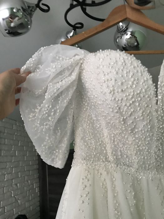 Ніжна весільна сукня