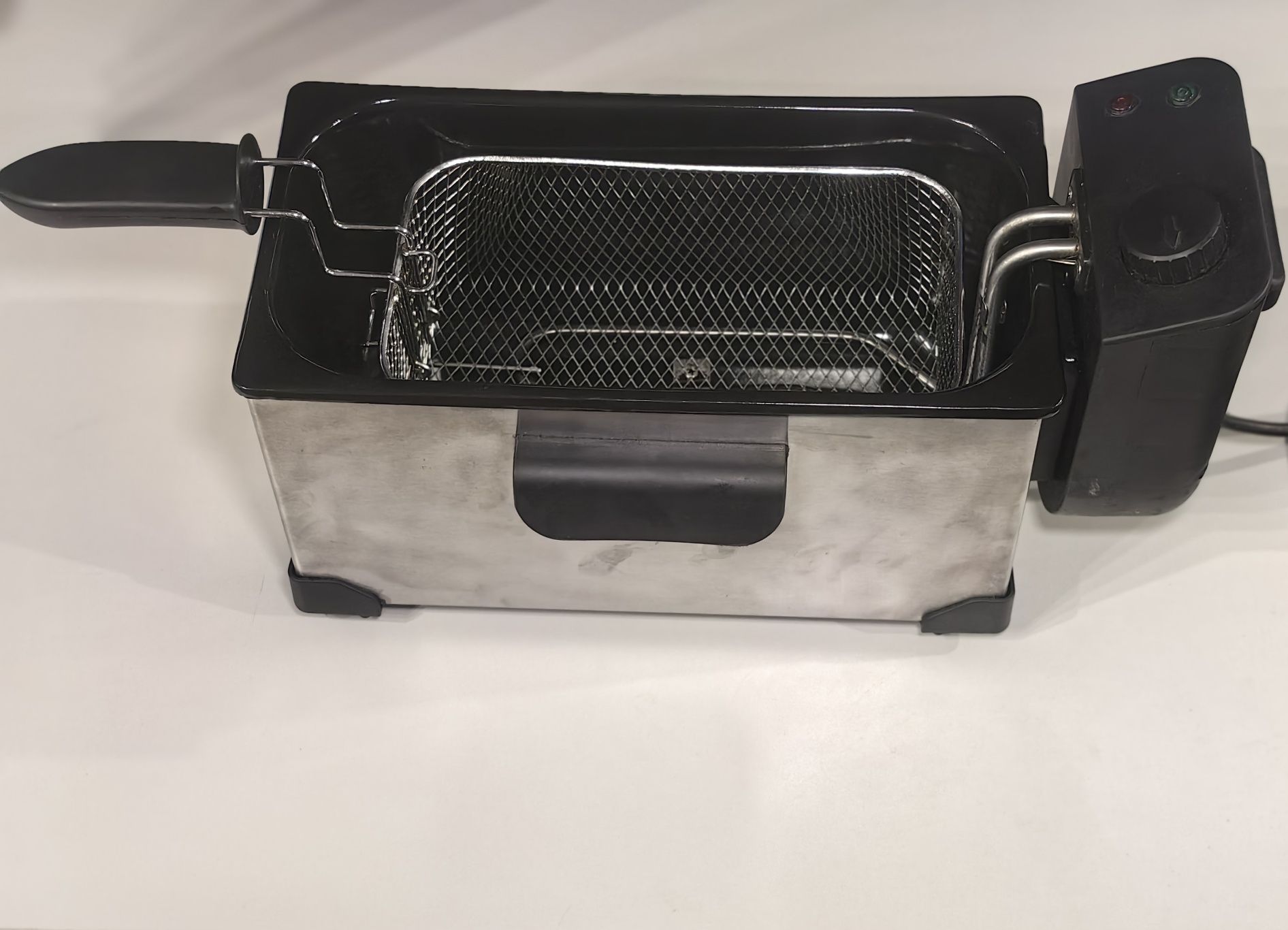 Frytkownica tradycyjna Aigostar 2200 W 3l pudełko jak nowa DPD