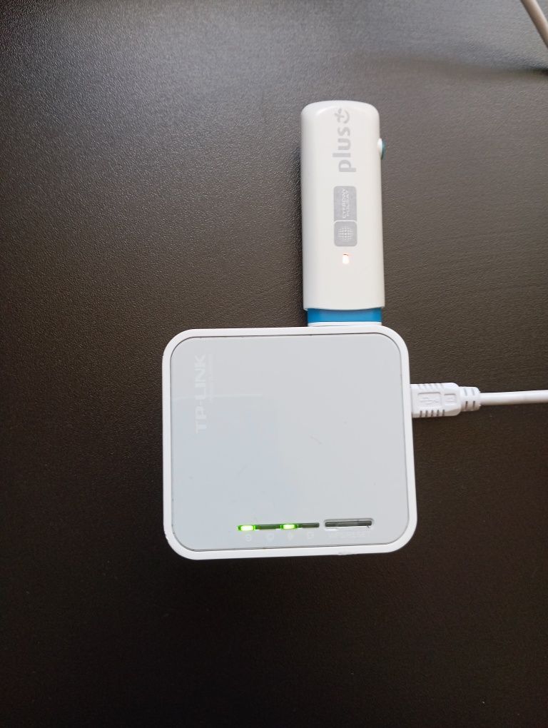 Mini router na kartę SIM i ethernet