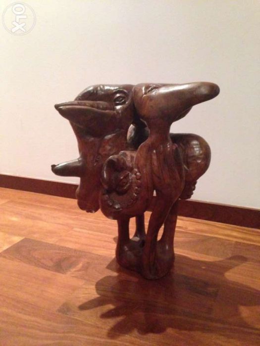 Escultura em madeira naftal langa