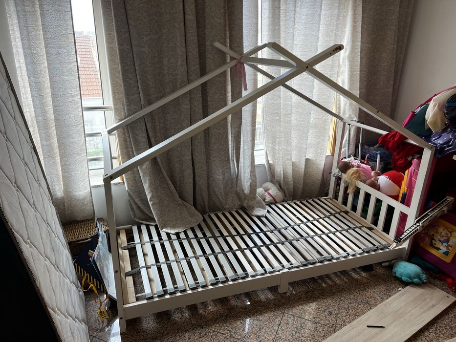 Cama de criança estilo tenda