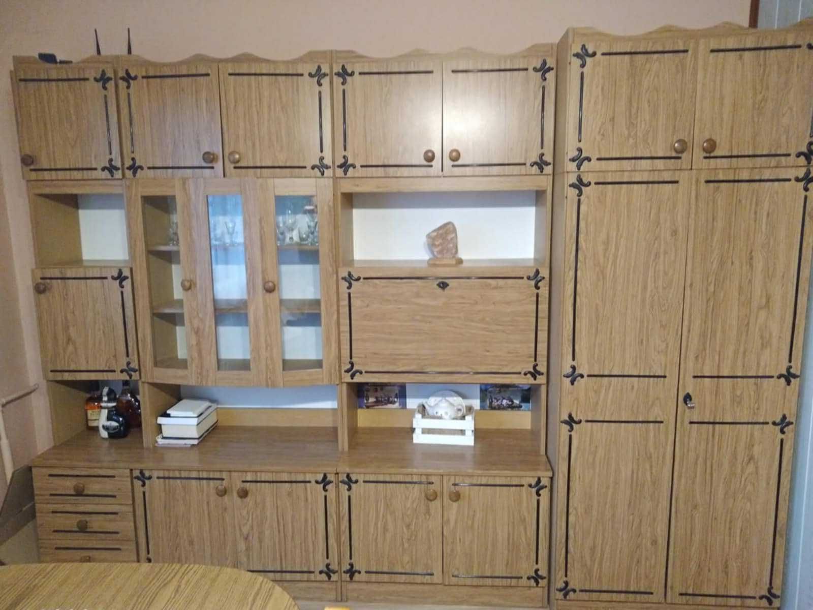Zestaw mebli w dobrym stanie. Pojedynczo lub komplet