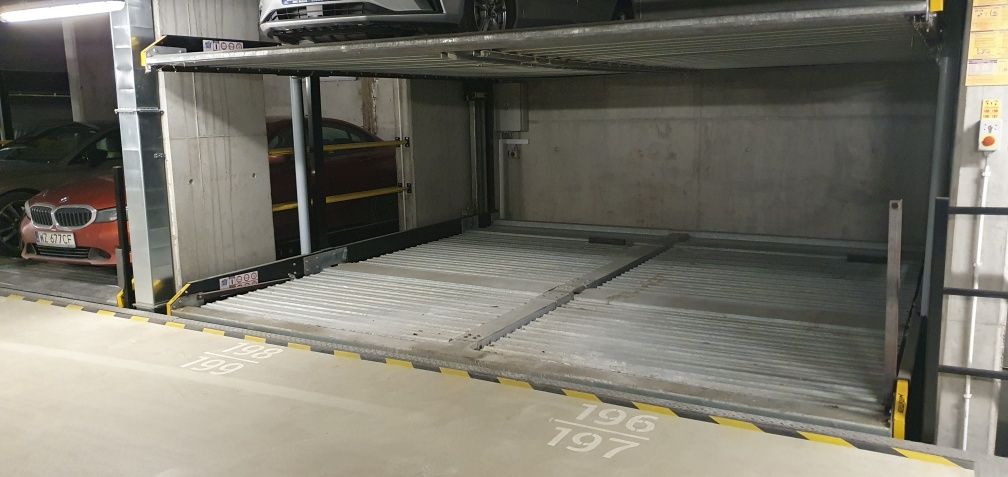 Miejsce parkingowe Al. Rzeczypospolitej 6, Wilanów