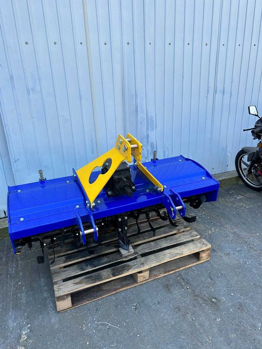 Фреза на трактор навісна