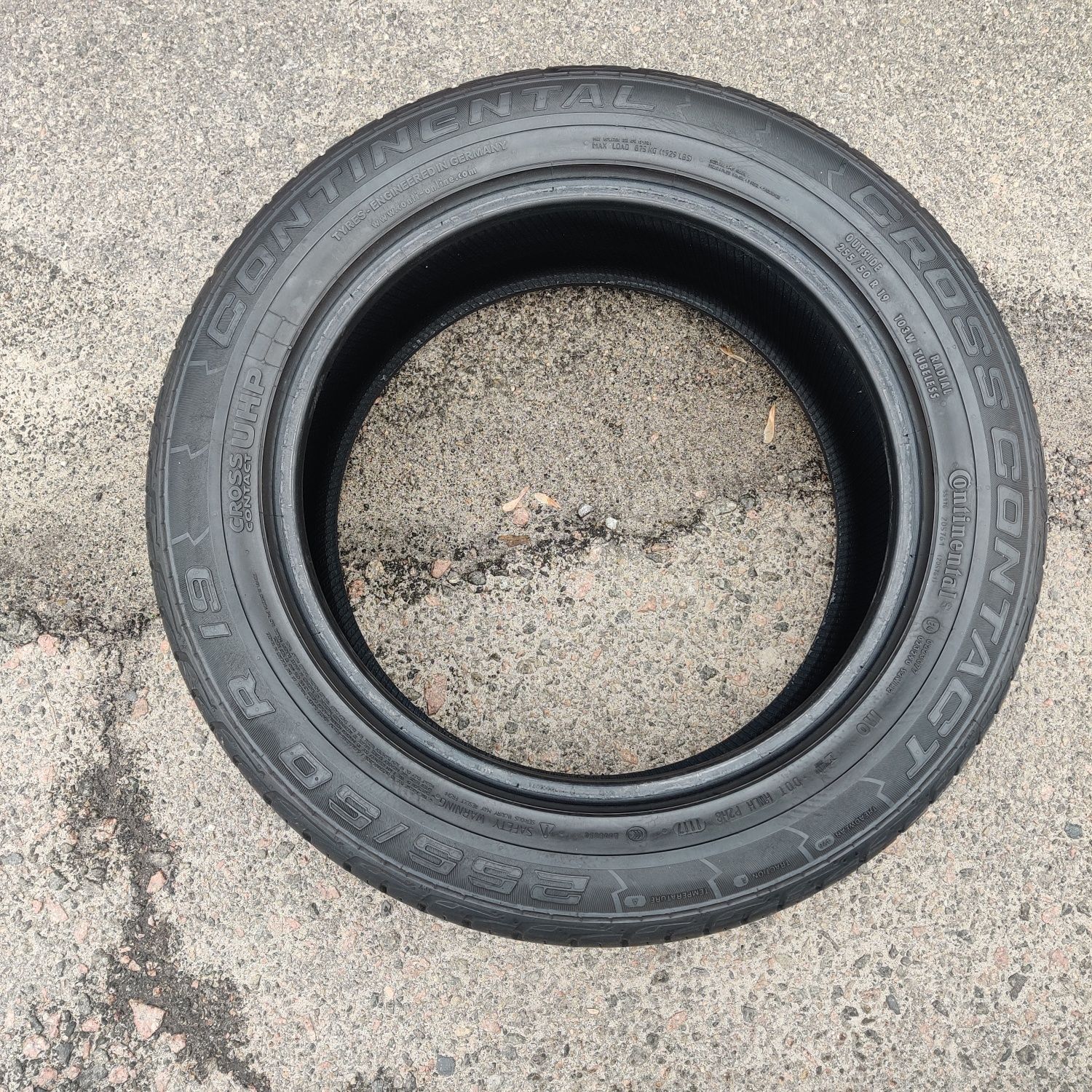 Continental cross contact 255 50 R19 102w