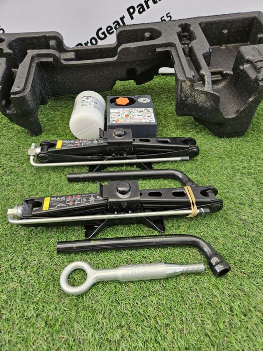 Оригінальний новий штатний органайзер Volvo XC60| домкрат XC90 V90 V60