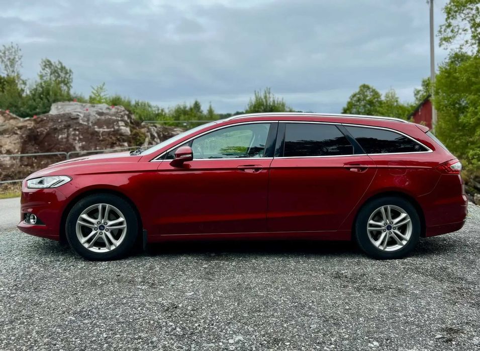 Ford Mondeo      2015