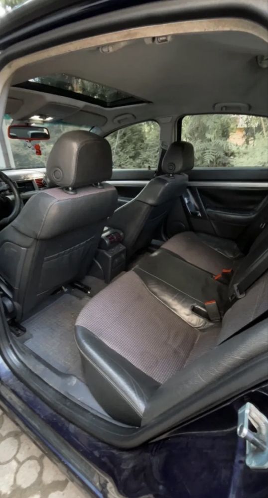 OPEL Vectra C 2004 (~200 koni)