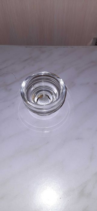 świecznik szklany, wysokość 3,5 cm,