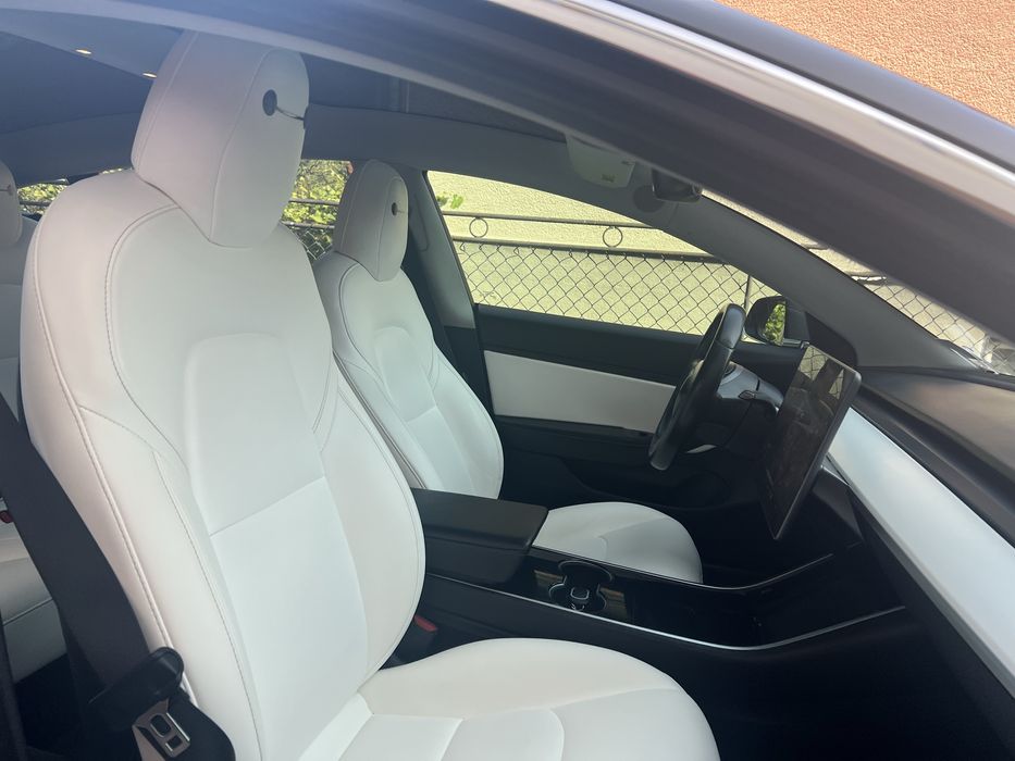 Tesla model3 mid range