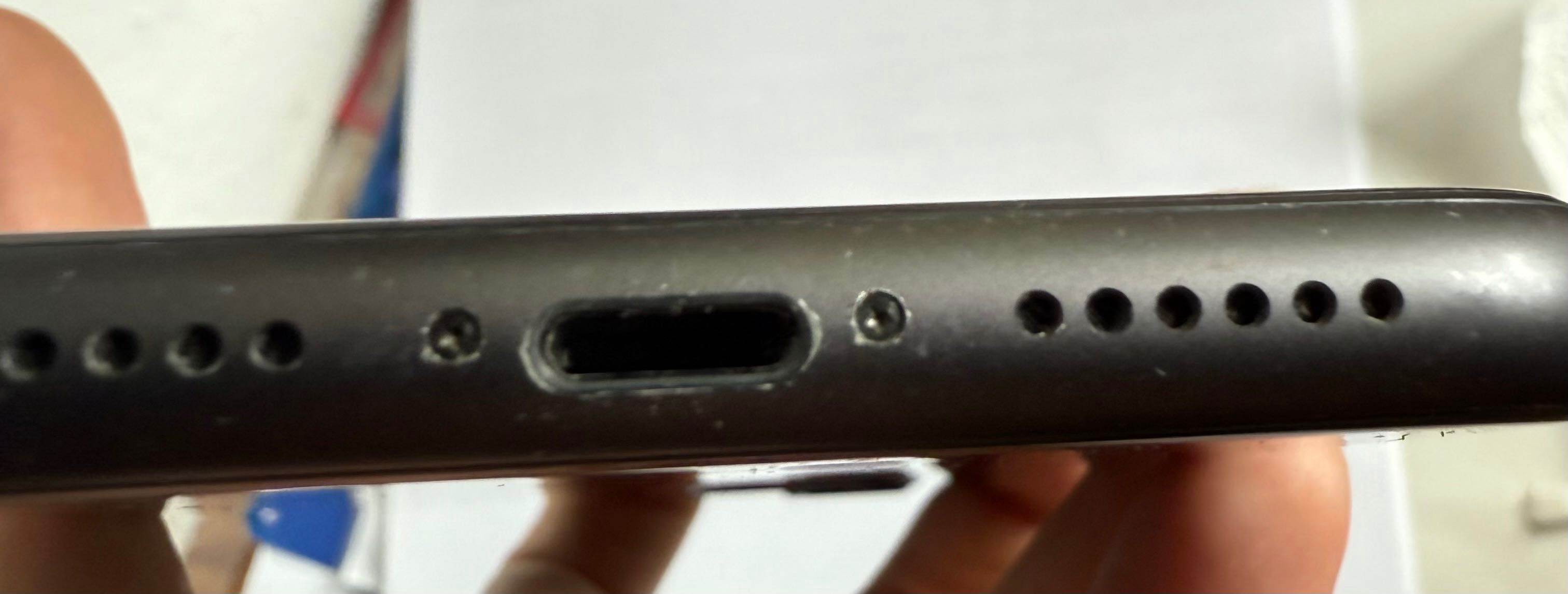 iPhone 11 z oryginalnym pudełkiem