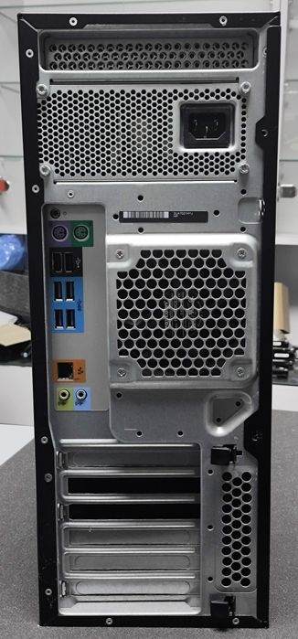 робоча станція HP Z440 Workstation