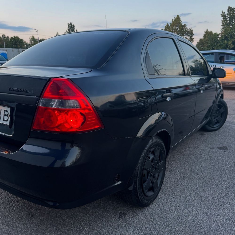 Chevrolet Aveo 2008 год 1.5 газ/бензин!