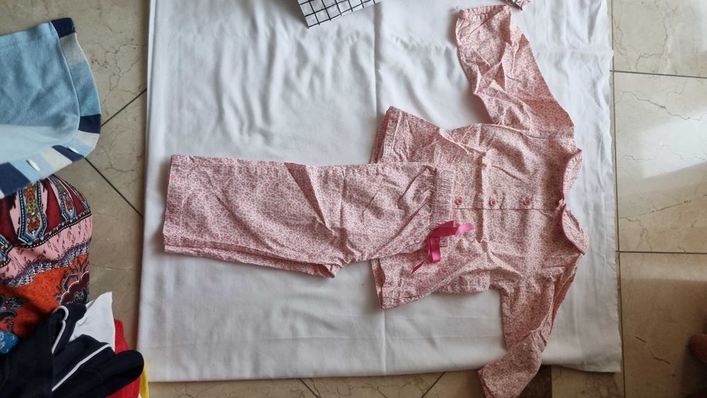Roupa bebé 18- 24 meses menina
