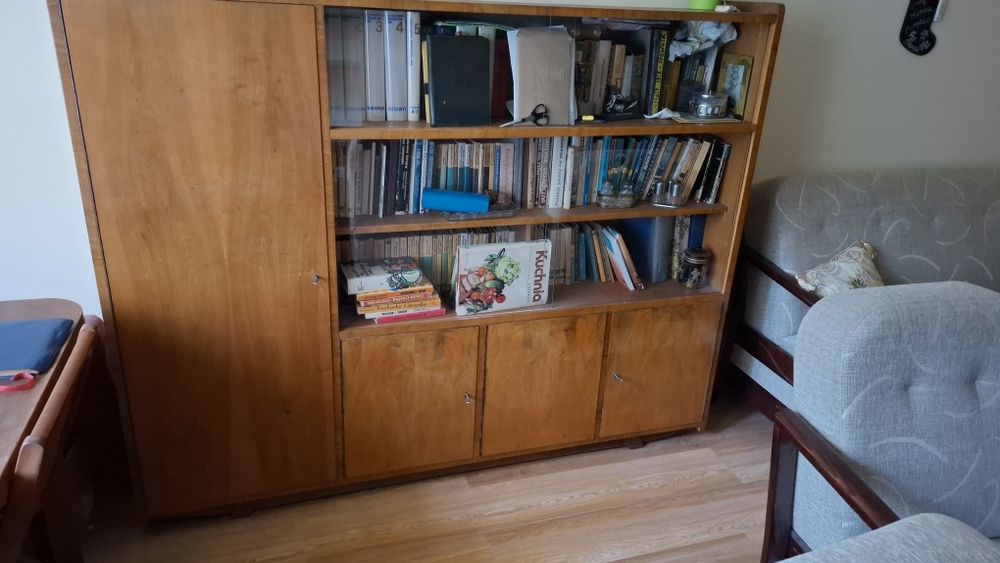 Bibliteczka z czasów PRL