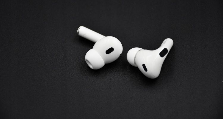 Airpods Pro (2. generacji) z etui ładującym MagSafe (USB-C) Gwarancja