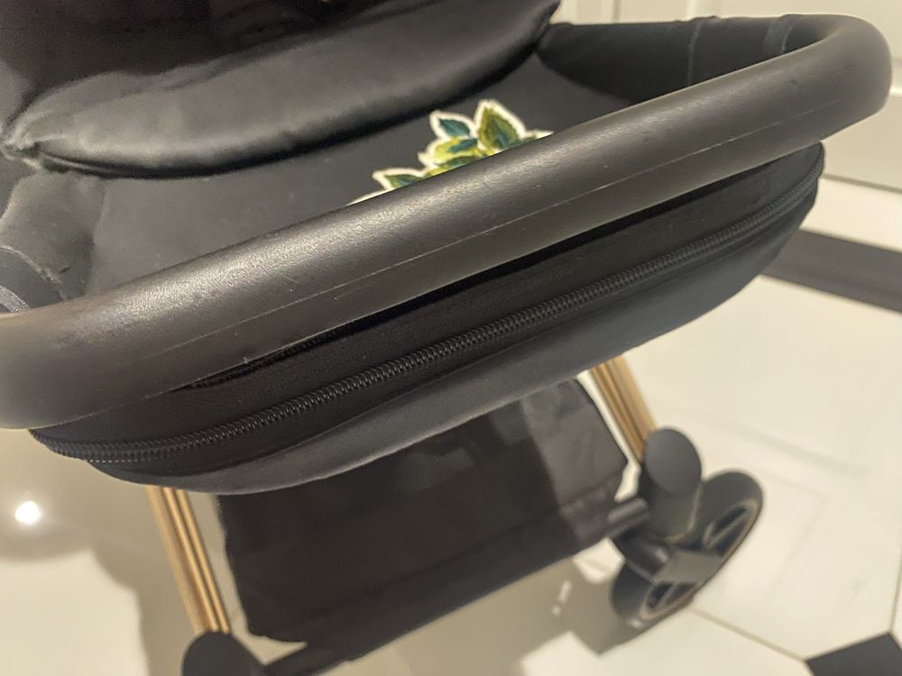 Cybex Priam 2.0 Spring Blossom Light spacerówka