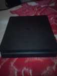 PlayStation 4 slim i orginalny pad.