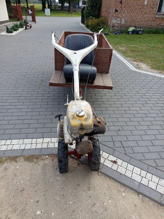 Traktorek jednoosiowy, dzik, glebogryzarka z przyczepą