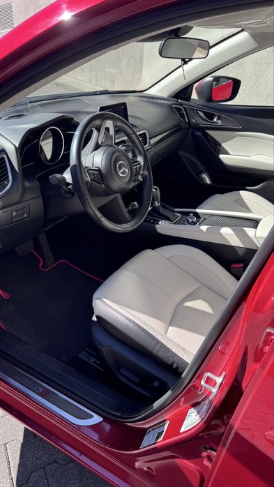 Mazda 3 в ідевльному стані