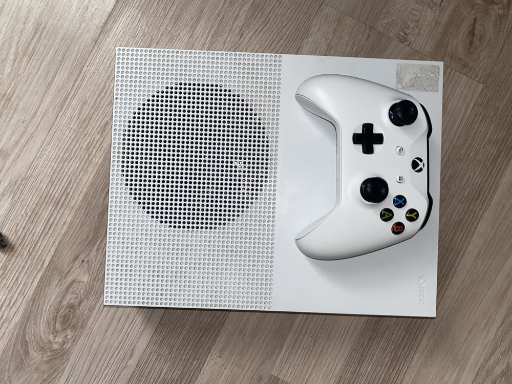 Продам Xbox one s
