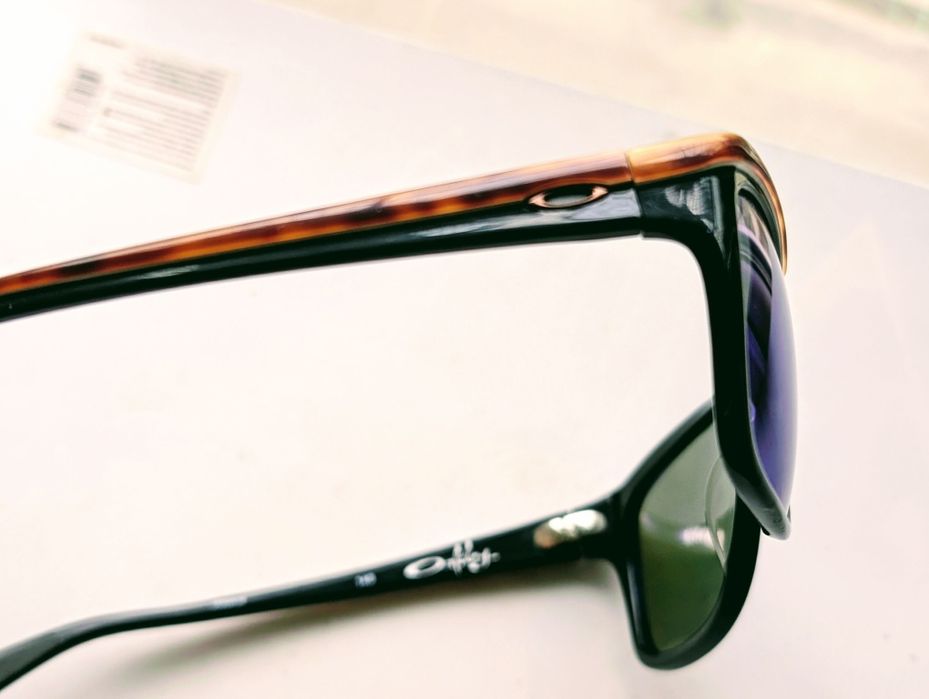 Солнцезащитные очки Oakley confront