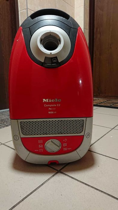 Odkurzacz Miele 1600 W - workowy
