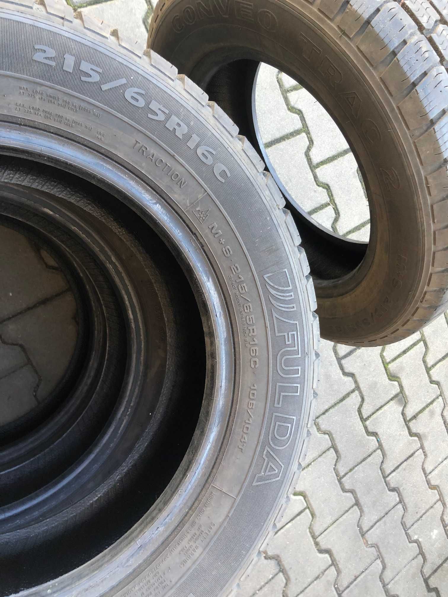 215/65/16C  Goodyear wzmacniane do busa 65%bieżnika, stan bdd