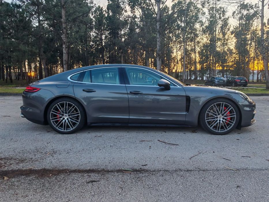 Porsche Panamera 4 E-Hybrid Executive