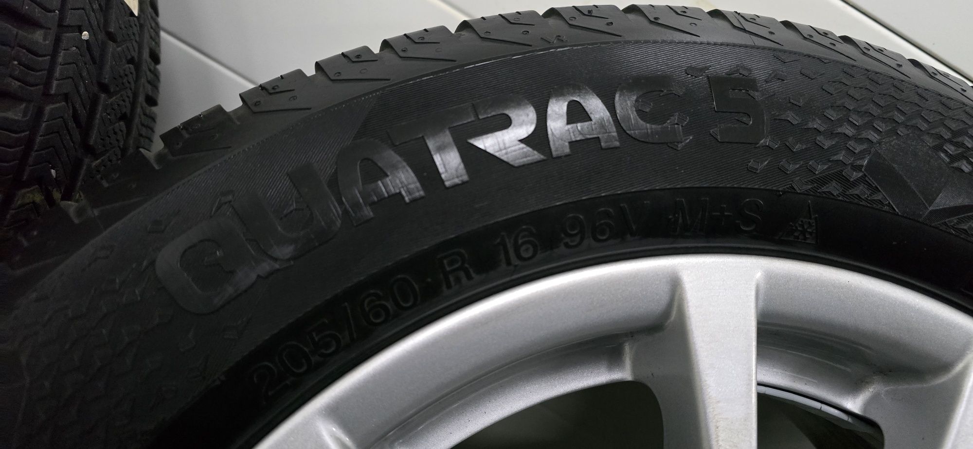 Wielosezon 205 60R16 Felgi 5x120 Et31 BMW F30 F31 F20 F21 E90
