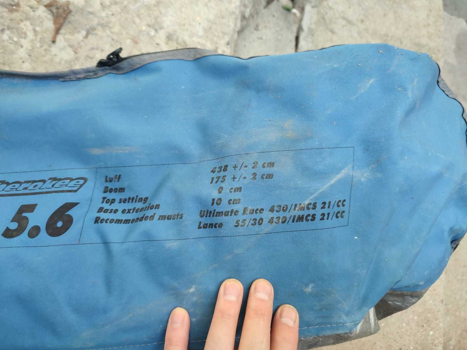 продам виндсерф доску F2, также есть паруса,мачты,плавники.