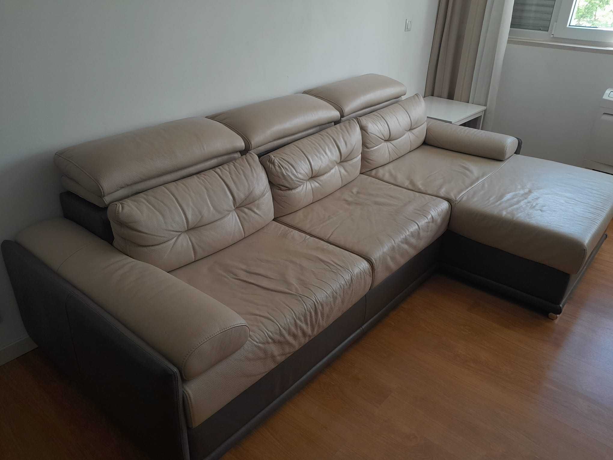 Sofa Moderno em pele com chaise long