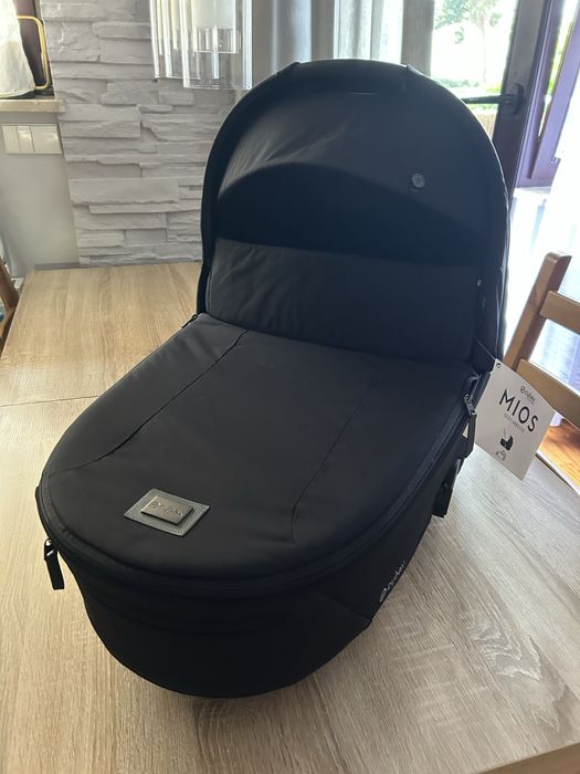 Nowa czarna gondola Cybex Mios Lux
