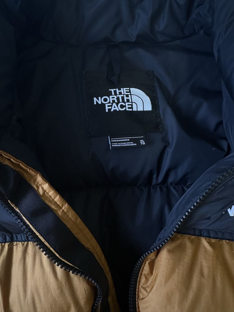 tnf The North Face Nuptse 700