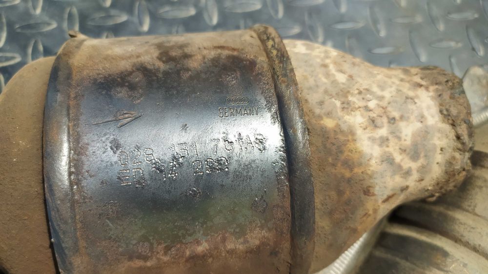 Каталізатор (цілий. повний). Вихлопна система.