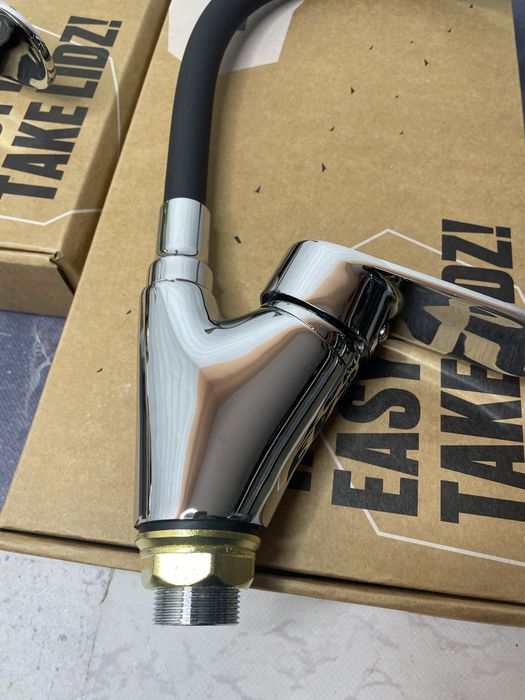 Кухонний змішувач з гнучким виливом — білий, сірий або чорний