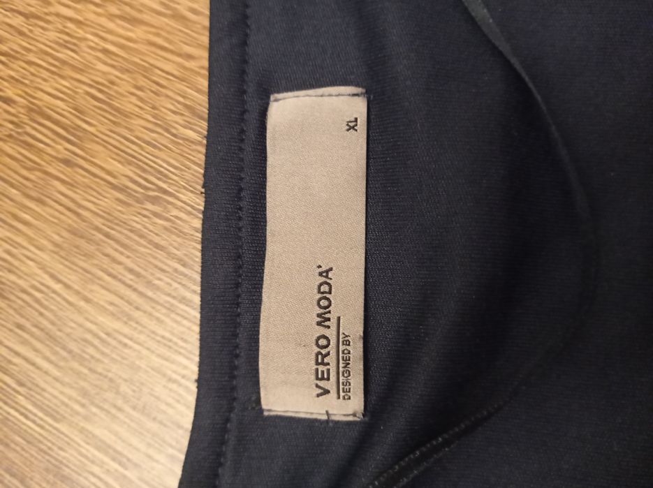 Sukienka Vero moda koronkowa