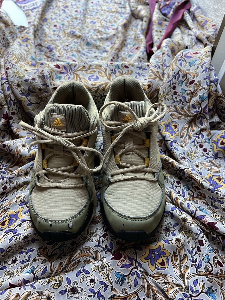 Ténis Adidas para caminhada Tam 32