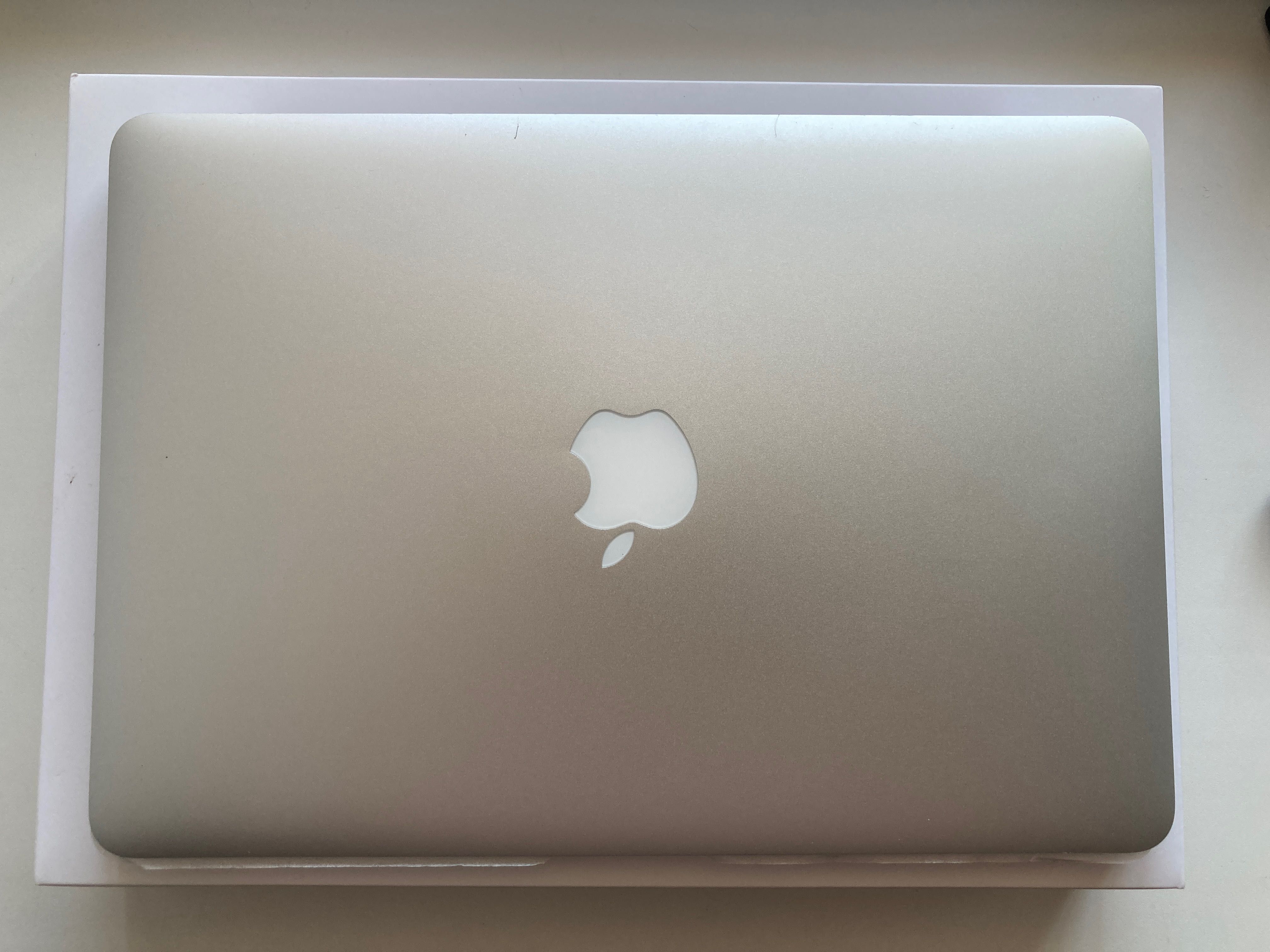 Apple MacBook Pro 2015 повний комплект (чохол і накладка на клаву)