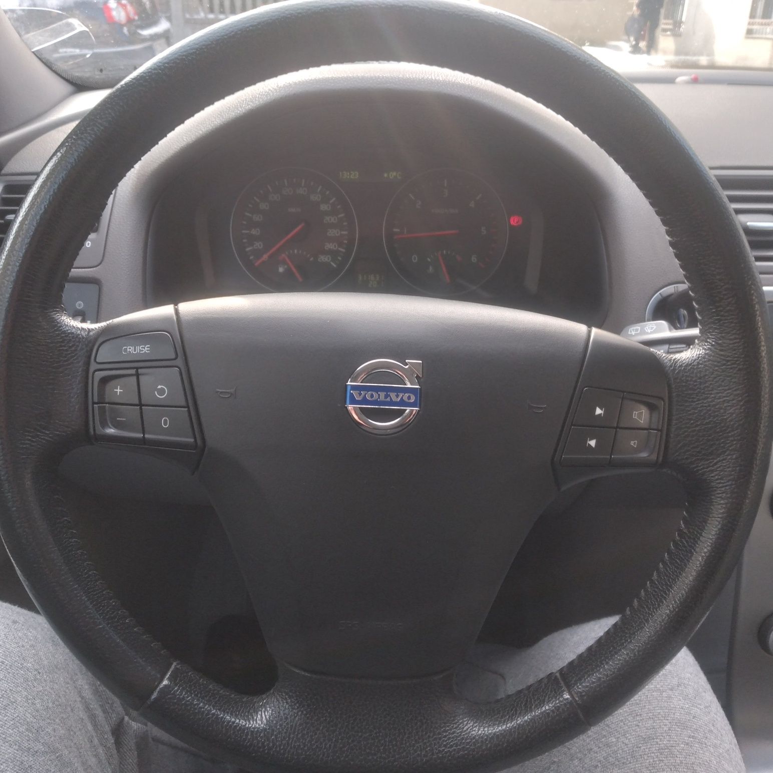 Продам Volvo v50 в оригіналі без підкласів!!!