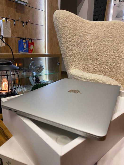 Ноутбук Apple MacBook Pro 13" i5/16/512GB Silver (MWP72) 2020