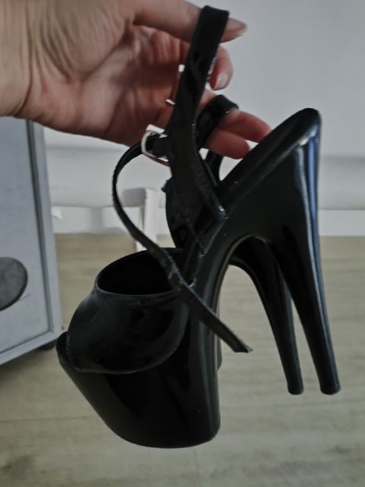 Стріпи для pole dance