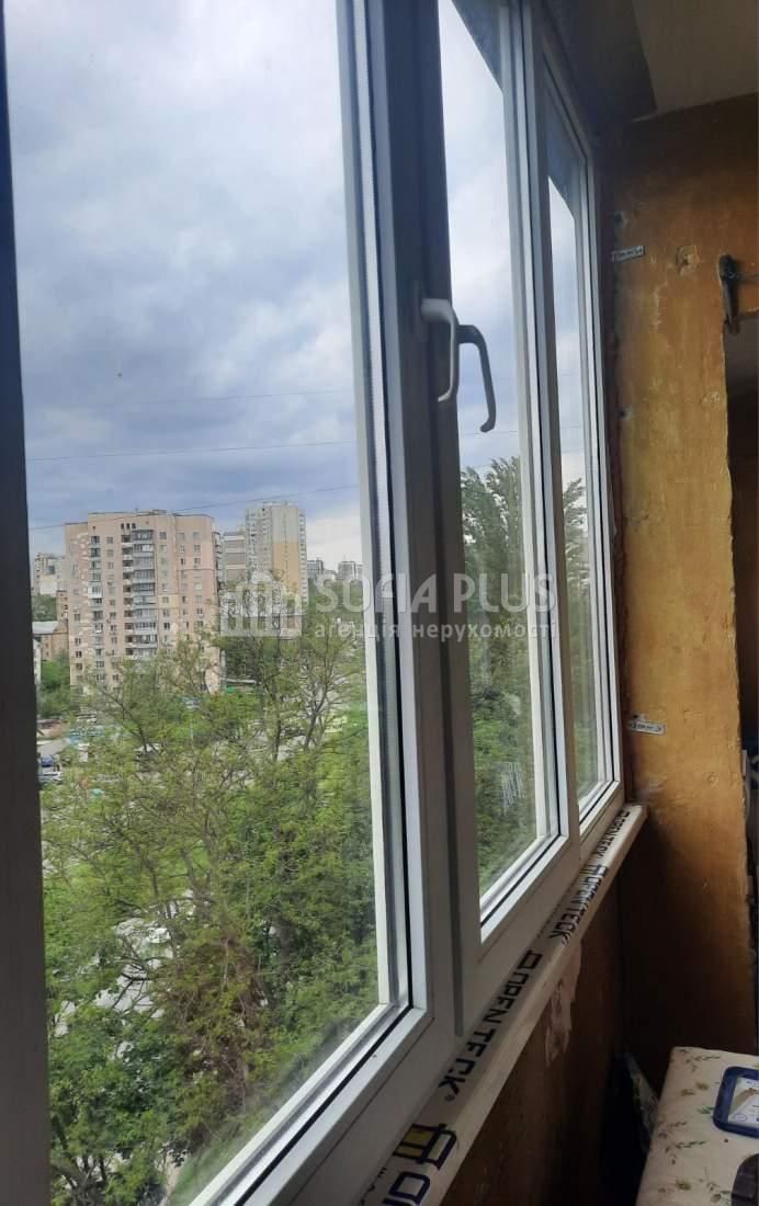 Срочно! 2к, Івашкевича Ярослава вул. 3, недорого