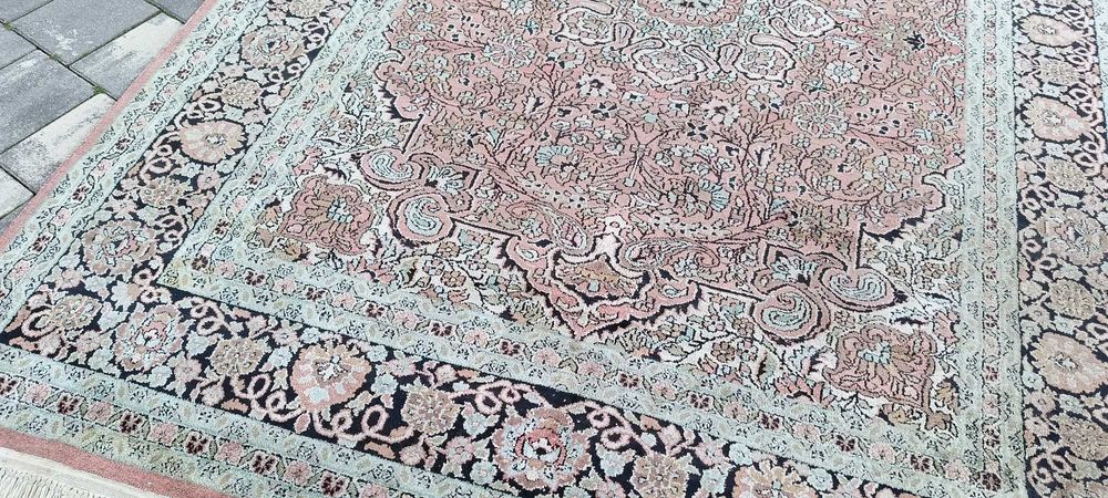 Jedwabny dywan tkany ręcznie 229 x 155 cm perski jedwab