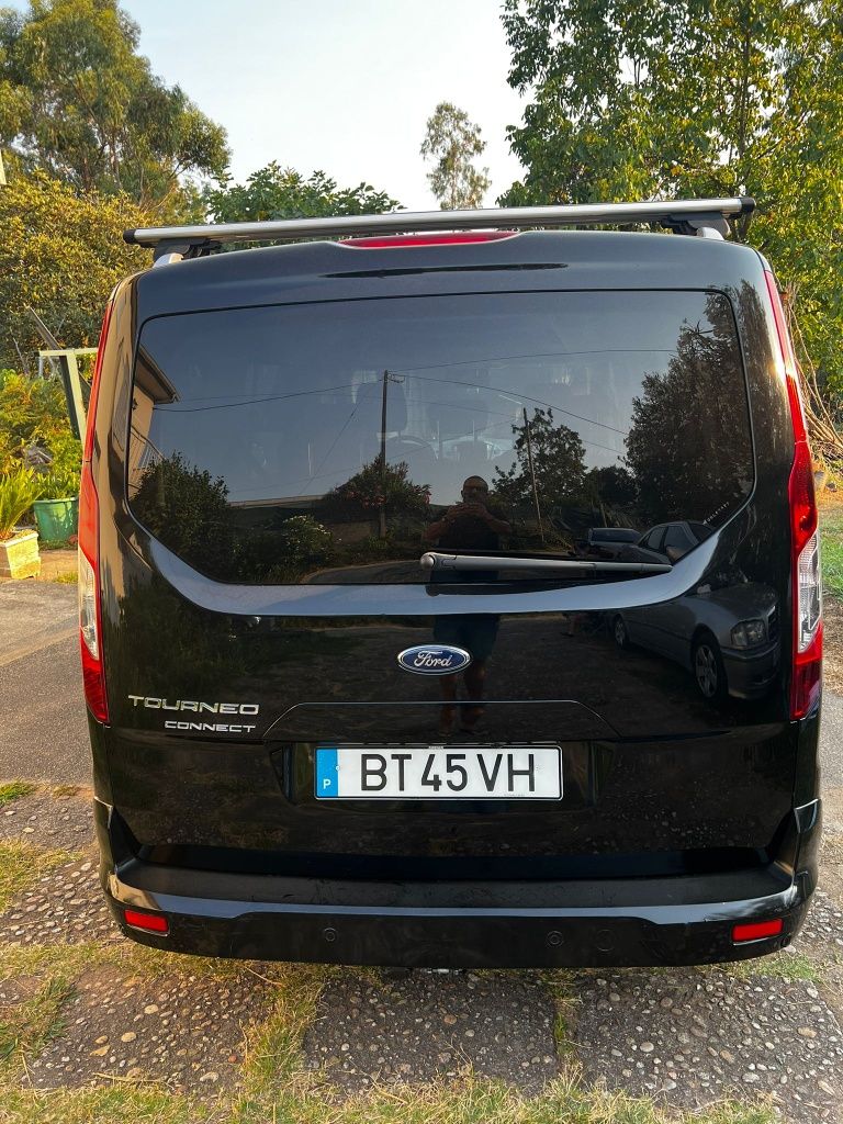 Ford Tourneo Connect como nova