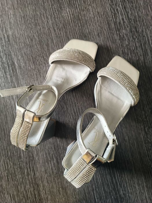 Sandálias Haity prateadas