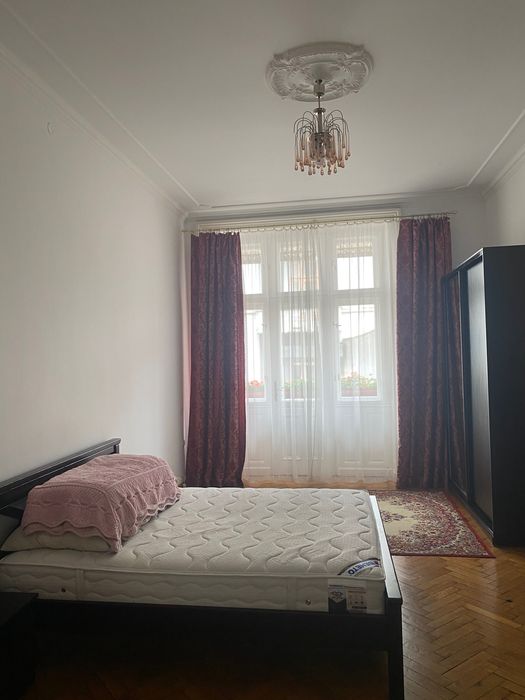 Центр. Жилая двухкомнатная. Метр Исторический Музей,