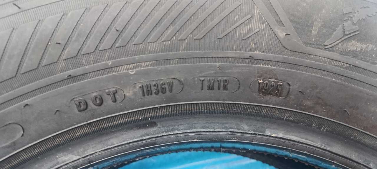 4 x nowa Opona Goodyear EfficientGrip 2 SUV 215/65 R16 98 H