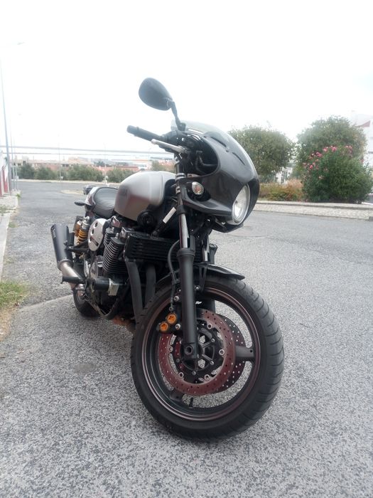 Yamaha xjr 1300 racer