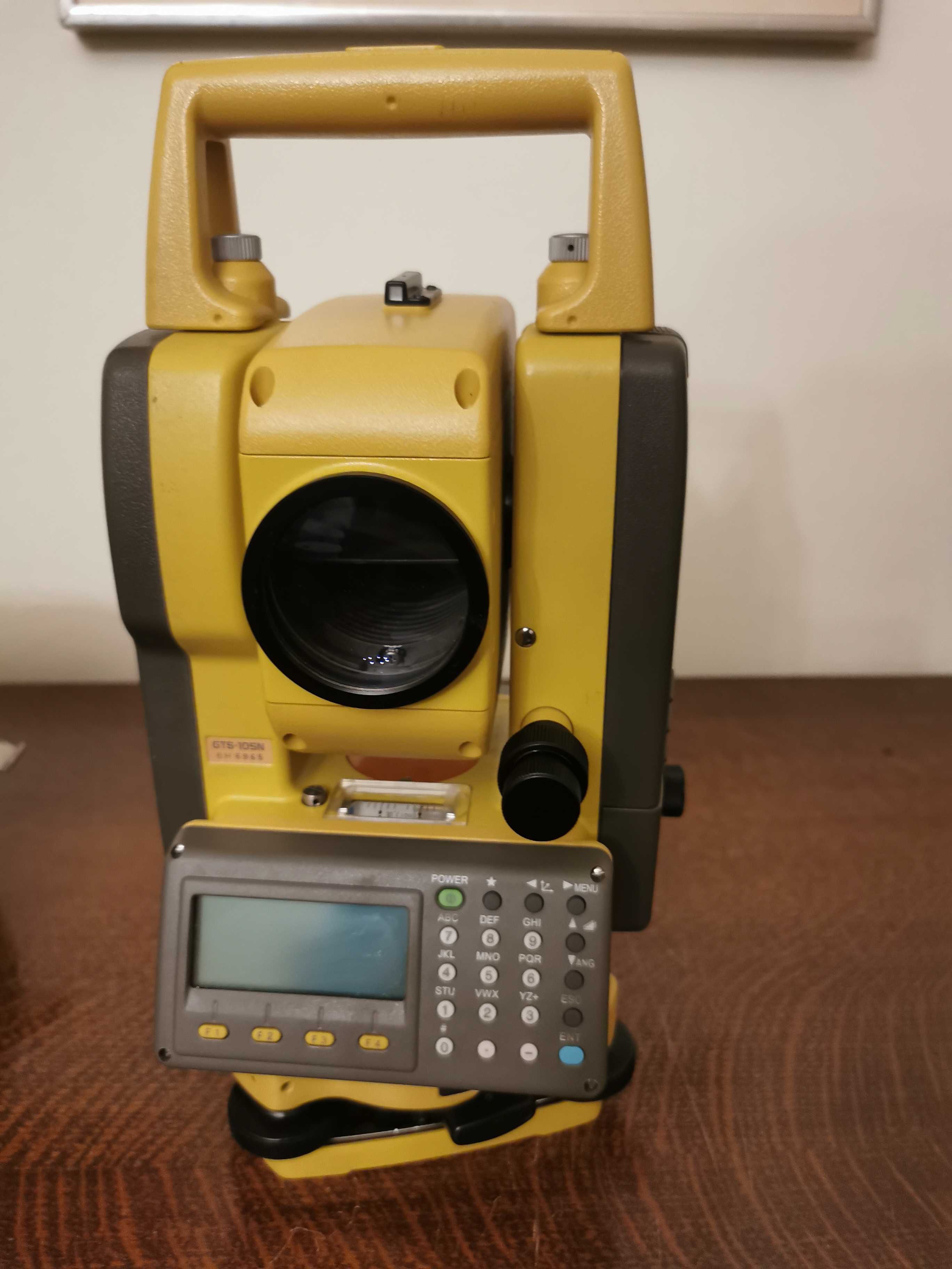 Tachimetr elektroniczny GTS-105N